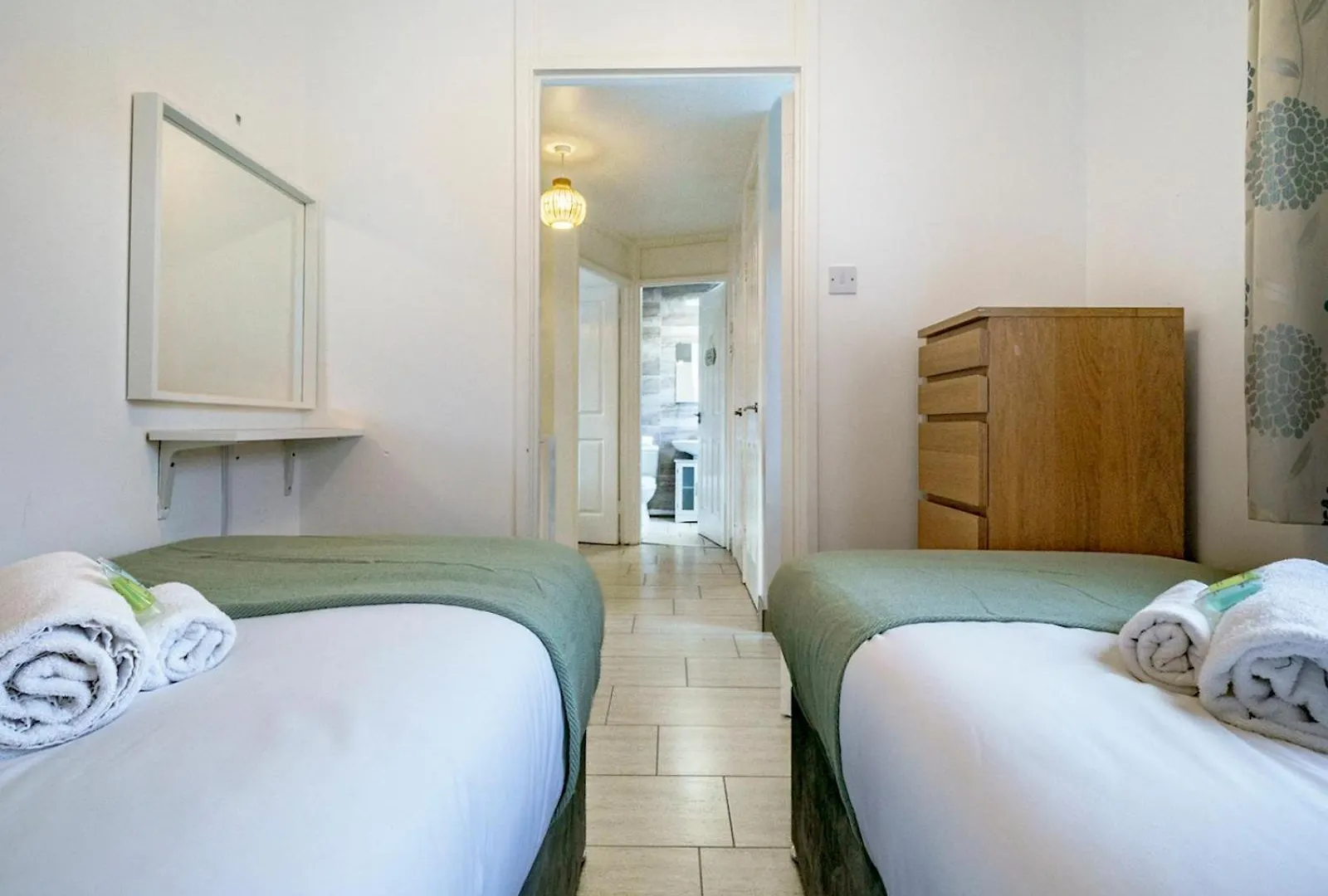 City Centre Queens Uni Cafes And Restaurants Pass The Keys Belfast Wielka Brytania